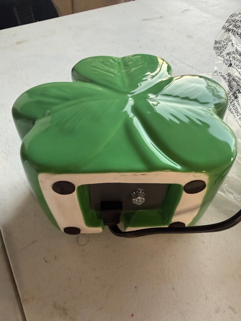 Scentsy Clover Me Irish Warmer - Picture 2 of 5
